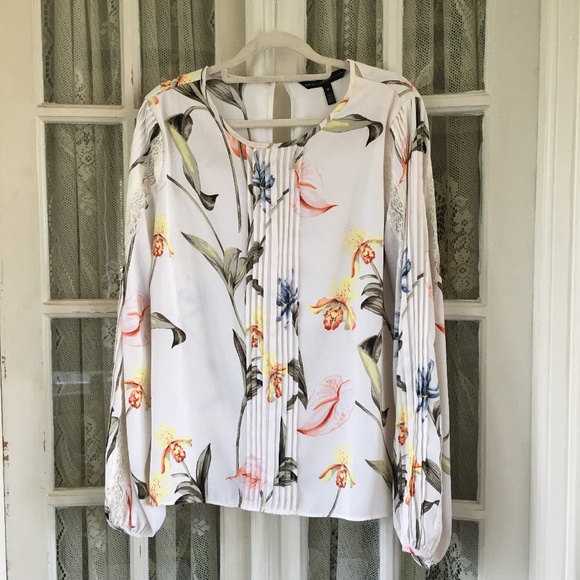 White House Black Market Tops - Host Pick! WHBM Floral Print Blouse - Medium